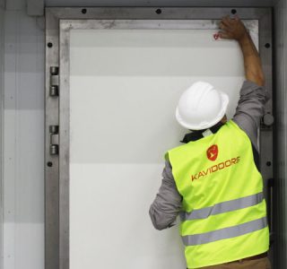 mantenimiento puertas industriales